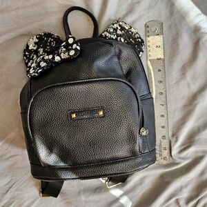 MINNIE MOUSE | DISNEY MINI BACKPACK  purse 🎒 ✨️sequins Minnie ears ✨️🌟🎒✨️🌟✨️